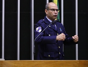 Jones Moura articula PEC 18 que pode revolucionar papel das guardas municipais no Brasil