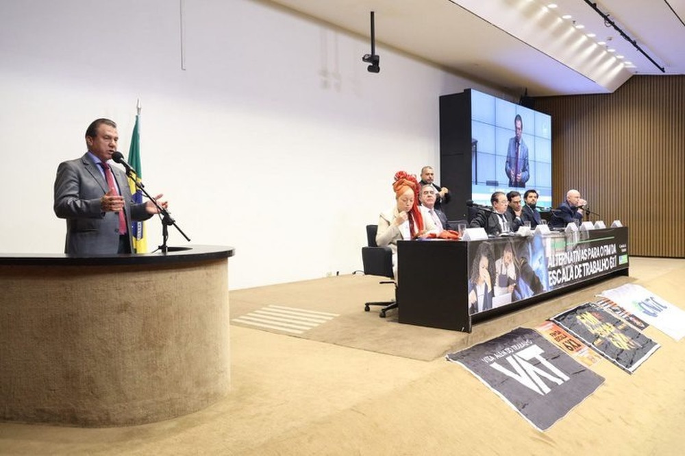 Na Câmara dos Deputados, ministro do Trabalho defende o fim da escala 6x1