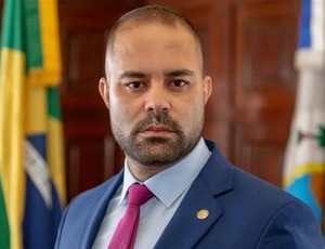 Deputado Filippe Poubel aciona MP para barrar processo de R$ 421 milhões na saúde de Maricá 
