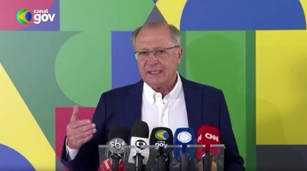 Um pequeno passo de US$ 9,7 bilhões, diz Alckmin sobre redução de tarifaço