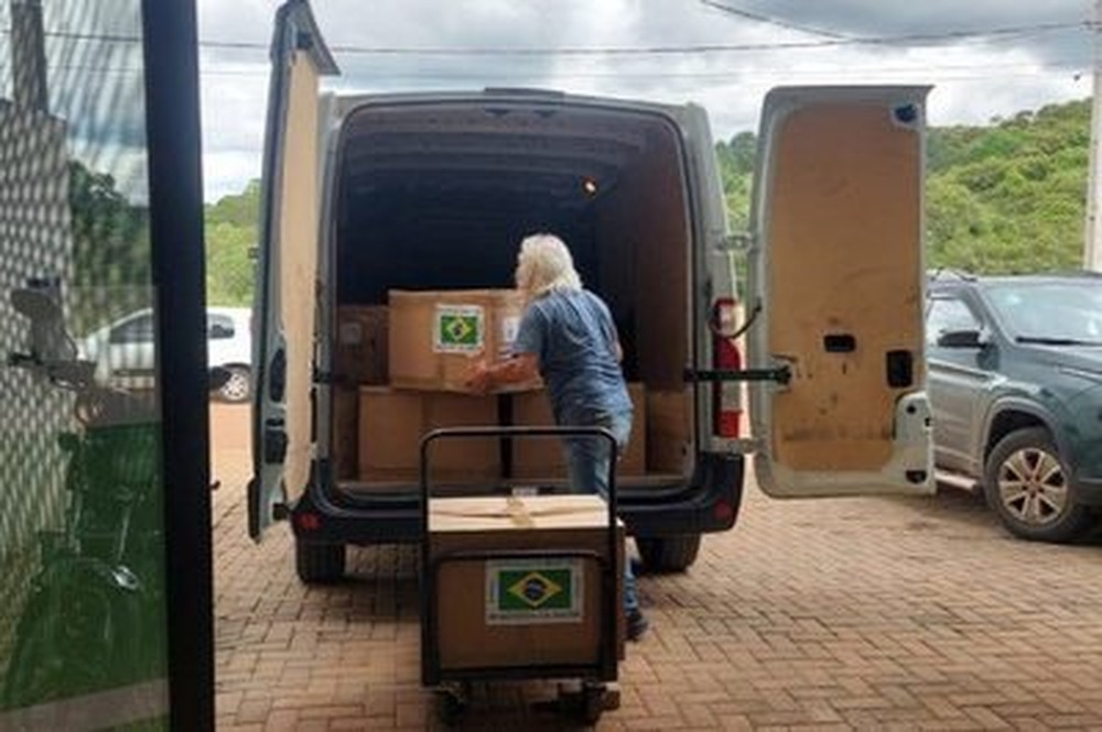 Saúde entrega kits de medicamentos e insumos para atender vítimas do tornado no Paraná