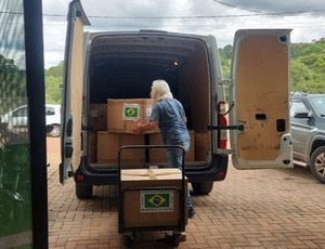 Saúde entrega kits de medicamentos e insumos para atender vítimas do tornado no Paraná