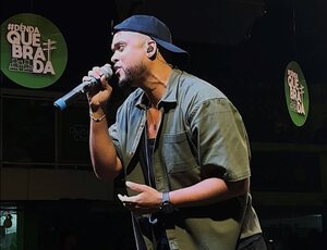 Cria de Madureira, cantor Jeffinho volta às suas raízes e emociona o público com gravação de audiovisual no Império Serrano