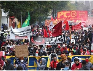 ‘Fora Bolsonaro’ e ‘Vacina já’ agitam o sábado de protestos em todo país