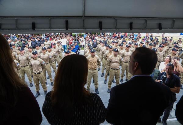 Guarda Civil Municipal de Niterói recebe 80 novos agentes que passaram por curso de formação