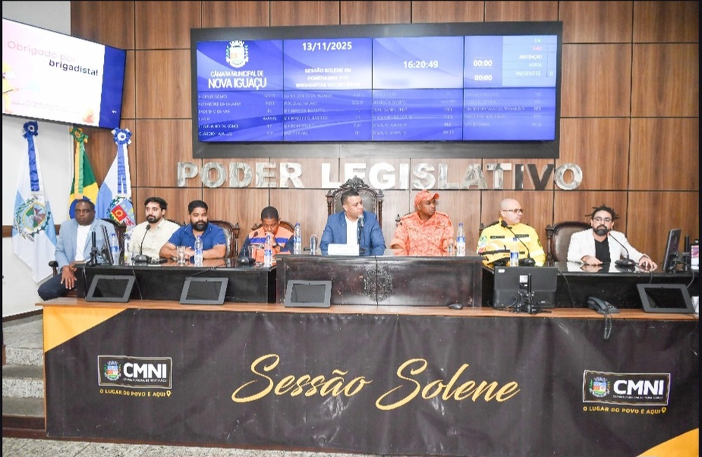 Juan Santa Cruz conduz homenagem aos brigadistas voluntários na Câmara Municipal de Nova Iguaçu