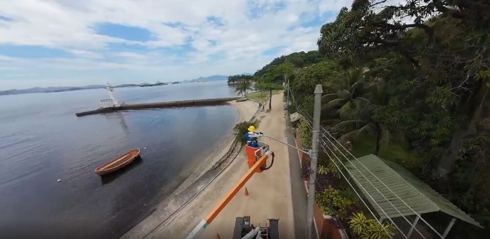 RioLuz realiza operação de manutenção da iluminação pública em Paquetá