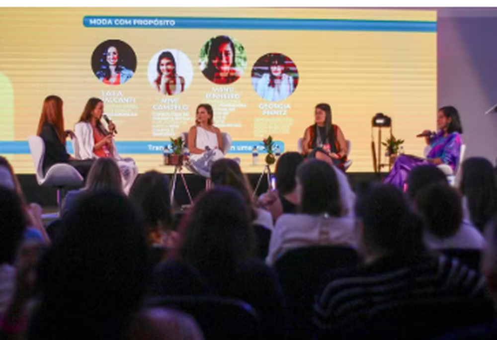Conectadas: quando a praça vira palco de potência feminina