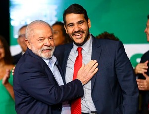 No Dia da Consciência Negra, Lula dá uma de Bolsonaro, esquece da cota de mulheres e negros e da cota politica e cria cota de evangélico para STF