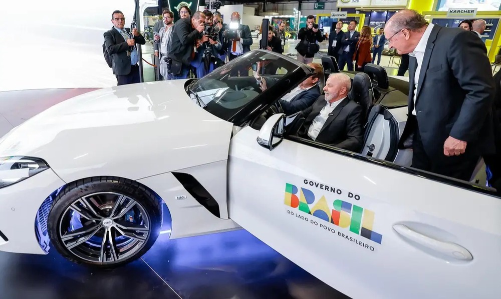 Para Lula, retorno do Salão do Automóvel é retrato de um país competitivo