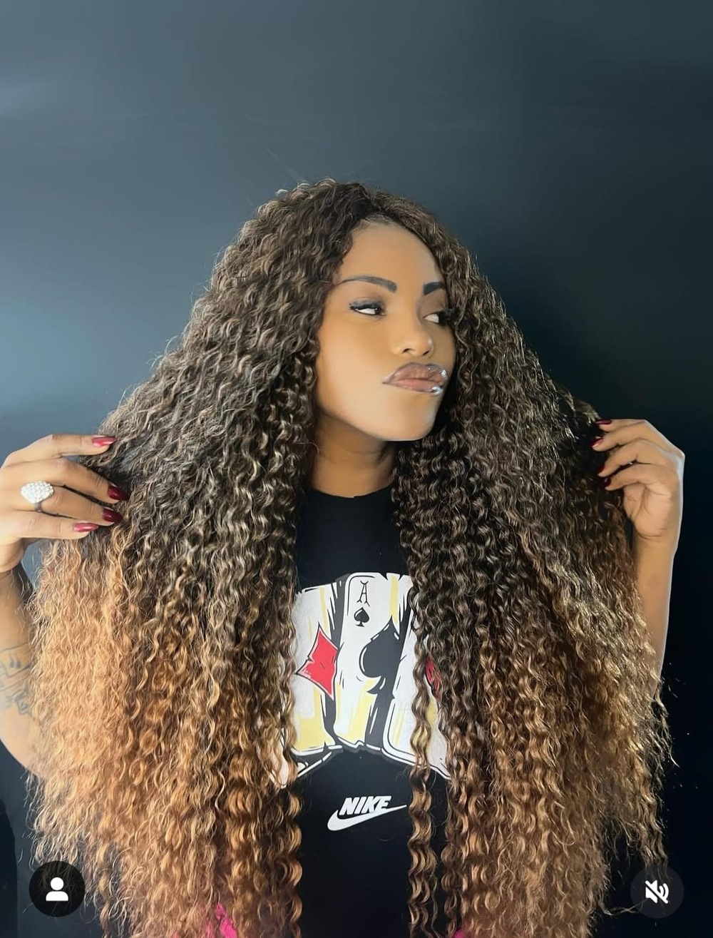 MC Mayarah,  natural da zona oeste do Rio de Janeiro, foi uma dos 14 confinados no reality show Estrela da Casa, da TV Globo.