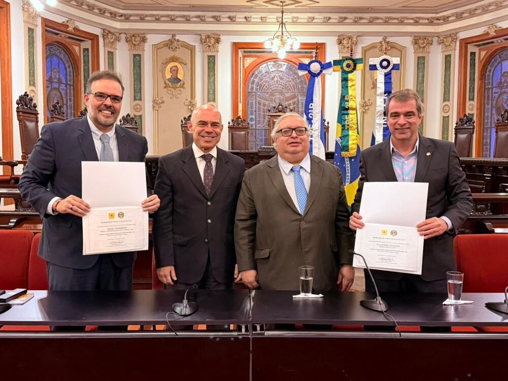 CCJF e RioLuz iluminam hoje a histórica fachada da Cinelândia e reforçam parceria entre os poderes