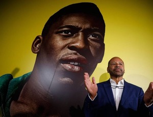 Pai de Neymar quer unir nome do filho ao de Pelé 