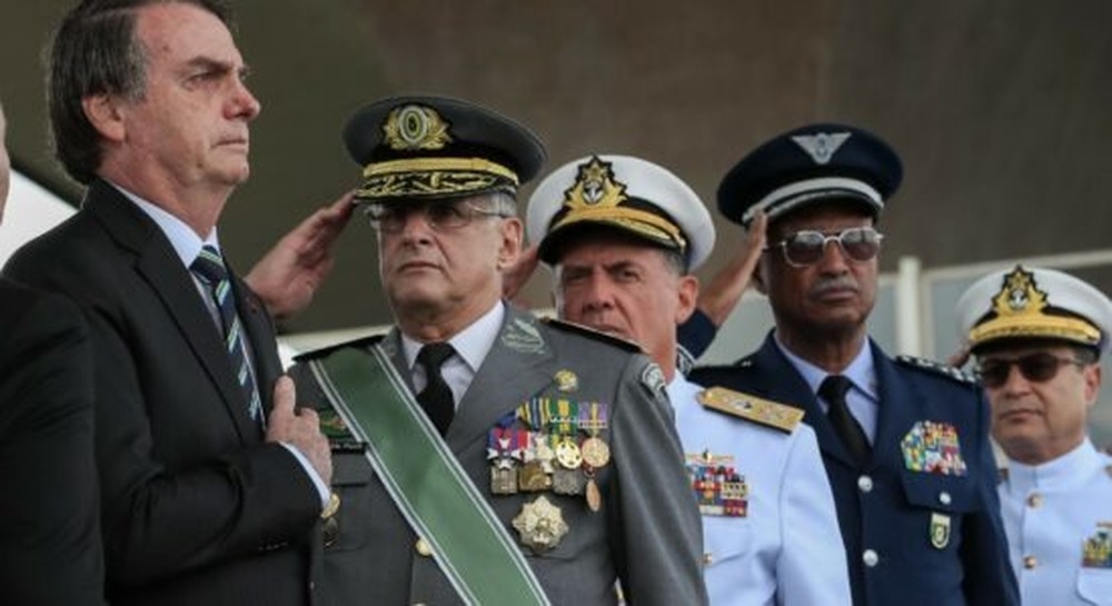 Moraes pede análise sobre perda da patente militar de Bolsonaro