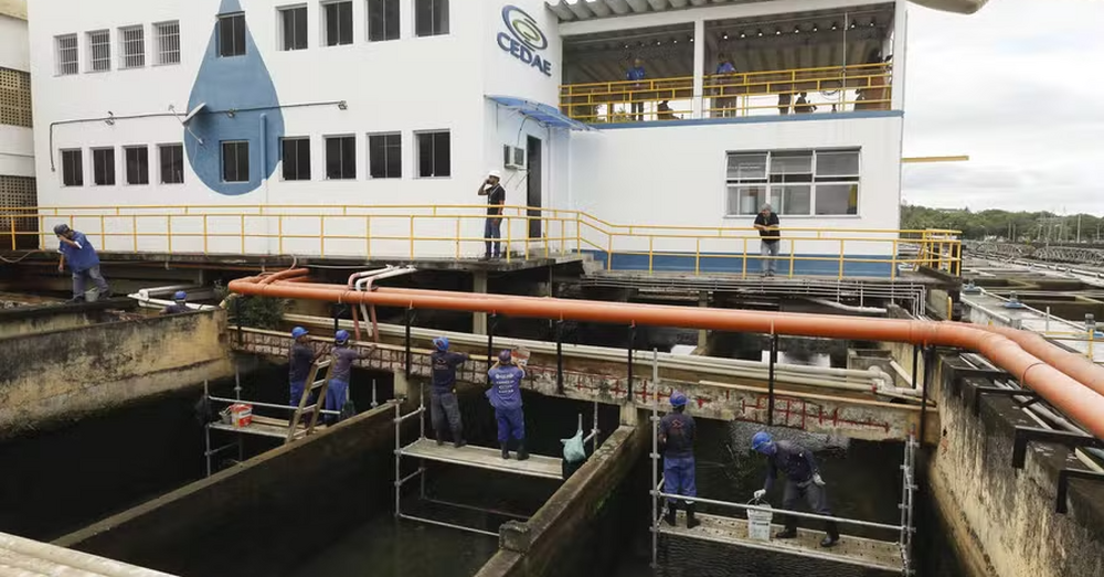 Manutenção pra quem? Água some na Baixada enquanto o Guandu ganha “upgrade” e o povo ganha balde