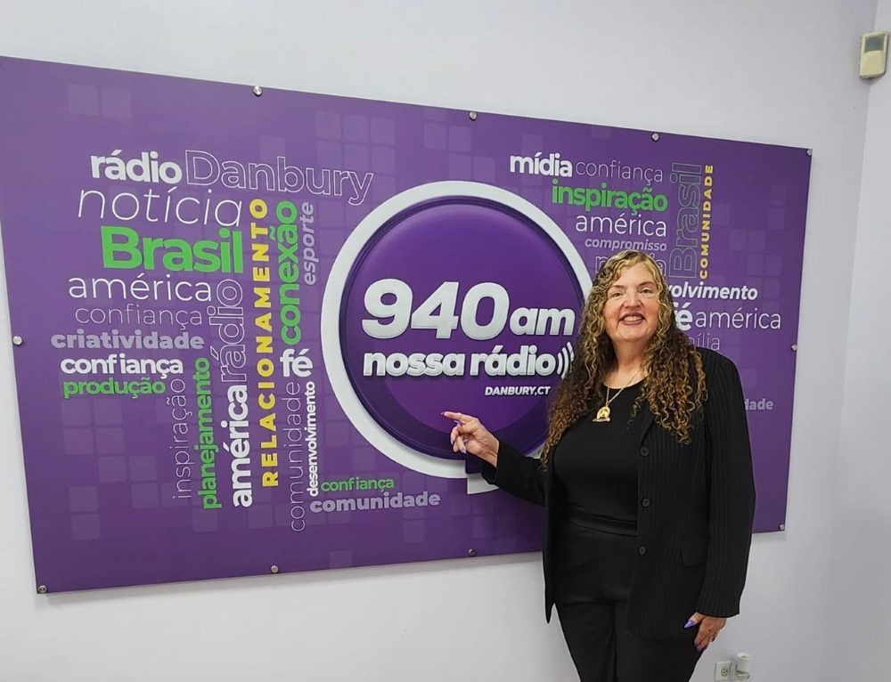 Bárbara Leite marca presença na Nossa Rádio USA e fala sobre trajetória e projetos