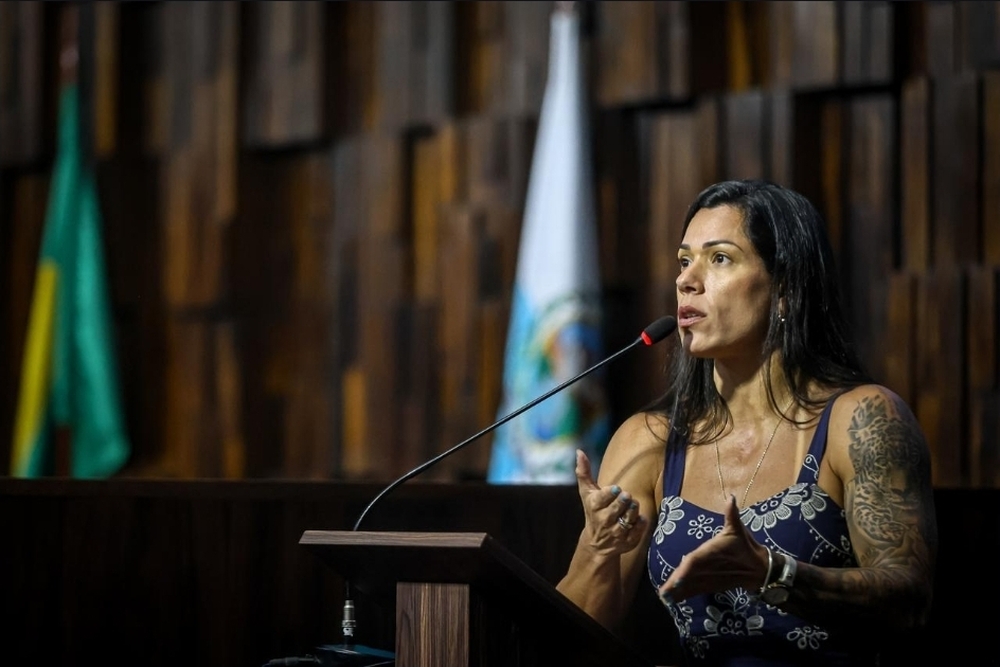 Índia Armelau rebate Erika Hilton após ataques ao PL e Bolsonaro