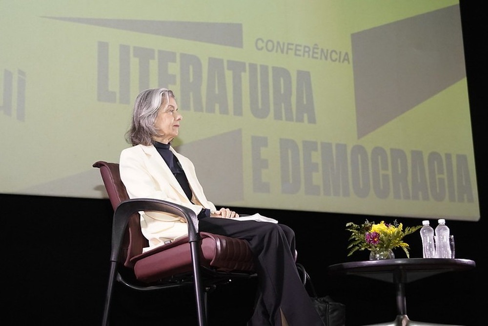 Ministra Cármen Lúcia defende a democracia em evento na Fundação Casa de Rui Barbosa