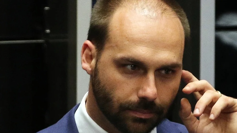 Eduardo Bolsonaro acumula 50 faltas não justificadas na Câmara e PT pressiona por cassação