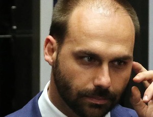 Eduardo Bolsonaro acumula 50 faltas não justificadas na Câmara e PT pressiona por cassação