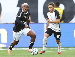 Botafogo empata com Corinthians em 2 a 2, mas ponto mantém o time no G5
