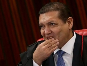 O contorcionismo jurídico que abre a porta para o terceiro mandato em Presidente Kennedy ES