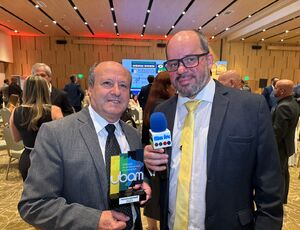 Prefeito de São José do Vale do Rio Preto, Zé Carlos do Mariano, recebe prêmio destaque 2025 e defende união dos municípios