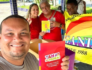 Aganim Direitos Humanos realiza ação no Dia Mundial de Combate à AIDS.