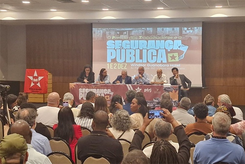 ADVOGADO DO ANO: Pierpaolo Cruz Bottini, que conseguiu soltura de banqueiro do Banco Master, foi convidado pelo PT Nacional e palestrou sobre Cadeia Econômica do Crime em Seminário de Segurança Pública do PT