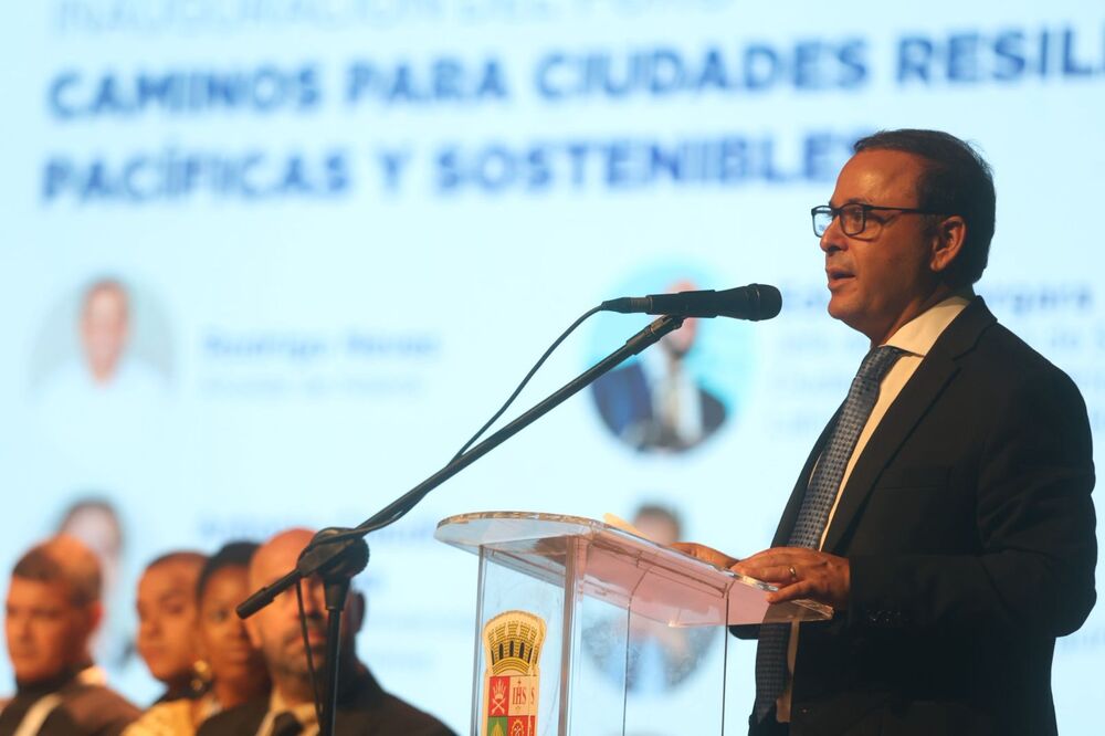 “Decidimos disputar o jovem com o crime organizado e estamos vencendo” diz prefeito Rodrigo Neves na abertura do Fórum Internacional de Segurança Pública