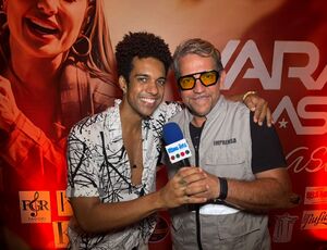D'Black celebra 20 anos de carreira e destaca conexão humana na música em evento no Rio