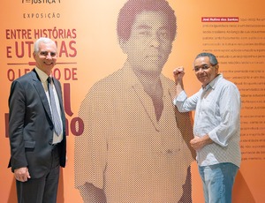 Ex-ministro da Igualdade Racial visita exposição sobre legado de Joel Rufino 