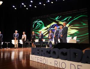 Dezenas de prefeitos de cidades da América Latina visitam o Centro Integrado de Segurança Pública de Niterói