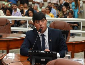 THADEU DO MARCOS FERNANDES LEVANTA A BANDEIRA DA INCLUSÃO E CRIA A SEMANA MUNICIPAL DA PESSOA COM DEFICIÊNCIA INTELECTUAL E MÚLTIPLA