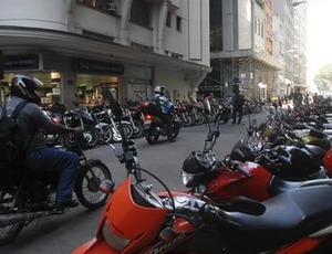 MTE atualiza NR 16 e fortalece proteção para trabalhadores que utilizam motocicletas