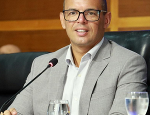 Jorginho Brum comemora provas do concurso da Câmara de Angra após mais de 10 anos sem seleção