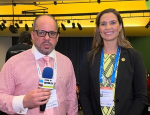 Isabel Swan Vice-prefeita de Niterói, mostra como 10 mil crianças com violino vencem o tráfico de drogas e encanta prefeitos da América Latina durante XXX Cúpula de Mercocidades