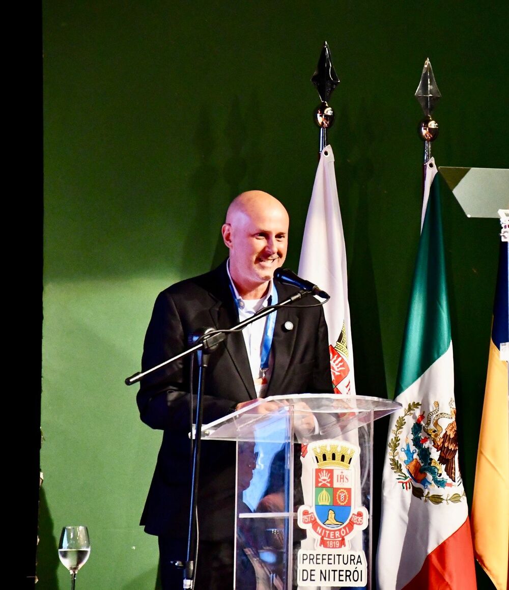 Tande Vieira participa da abertura da XXX  Cúpula de Mercocidades e destaca avanços de Resende em sustentabilidade e qualidade de vida
