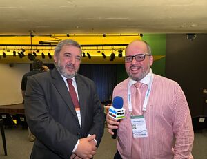 Prefeito de Montevidéu Mario Bergara enfatiza importância da aliança entre cidades latino-americanas e também fala até dos laços futebolísticos, destacando os 4 uruguaios no Flamengo 'Arrascaeta é o mais reconhecido que vem do Peñarol'