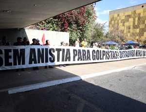 Câmara aprova projeto que reduz penas de Bolsonaro e condenados por tentativa de golpe