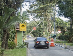 Barricadas disfarçadas: Cancelas em ruas públicas viram instrumento de extorsão com associações fictícias na Barra, Recreio e vargem