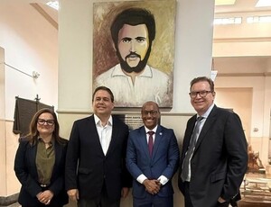 Cerimônia em homenagem a Fernando Santa Cruz emociona autoridades na UFF
