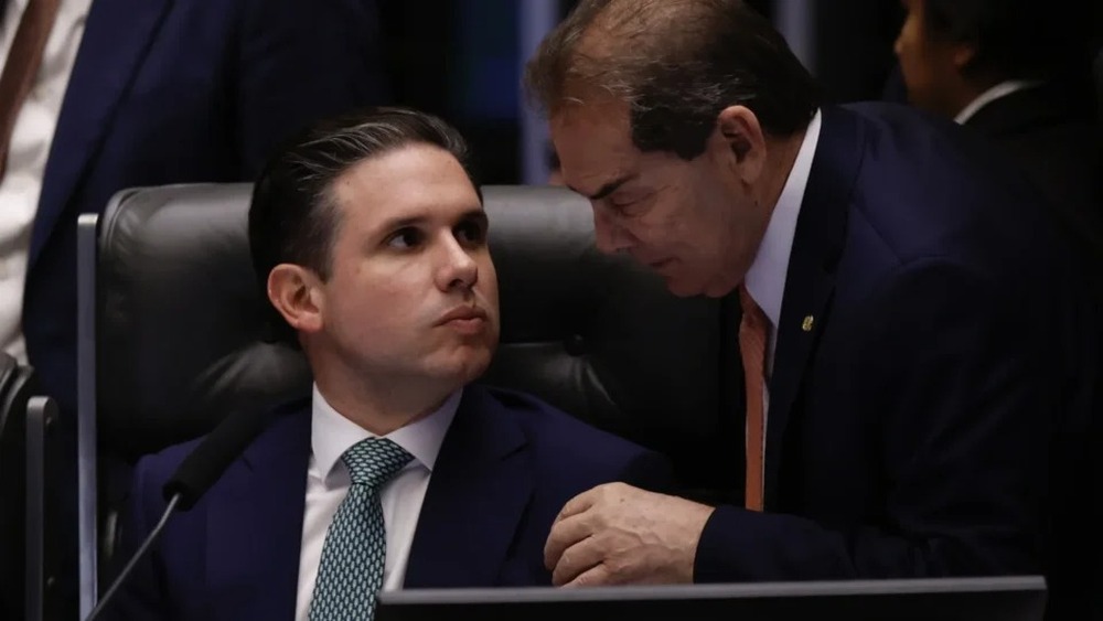 PL da Dosimetria: como votaram partidos e deputados no projeto que favorece golpistas e criminosos