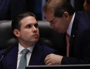 PL da Dosimetria: como votaram partidos e deputados no projeto que favorece golpistas e criminosos