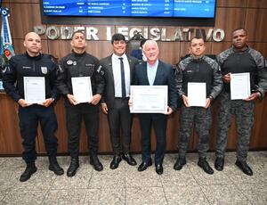Thadeu do Marcos Fernandes destaca heróis da segurança e construção social com homenagens a policiais e liderança de Reginaldo Jardim