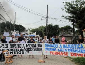 Debate na Câmara do Rio expõe ameaça de despejo a centenas de famílias na Ilha do Governador