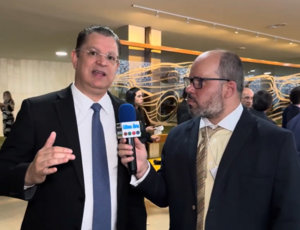 Líder do PL destitui vice ao vivo: Sóstenes Cavalcante remove Bibo Nunes do cargo por votar contra orientação partidária no caso Glauber Braga