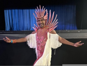 Unidos de Bangu realiza mini desfile na Cidade do Samba com destaque para o muso Igor Almeida.