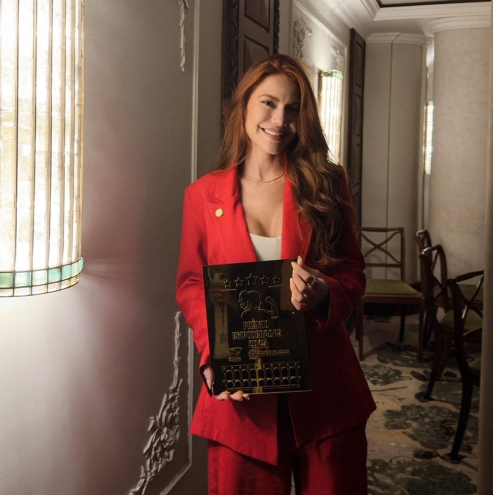 Deputada Sarah Poncio é premiada no Empoderadas 2025 na categoria 'Mulheres na Política'