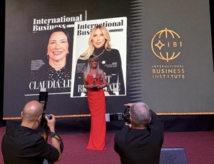 Mônica Paixão é reconhecida como Personalidade Feminina do Ano em Empreendedorismo pelo International Business Institute